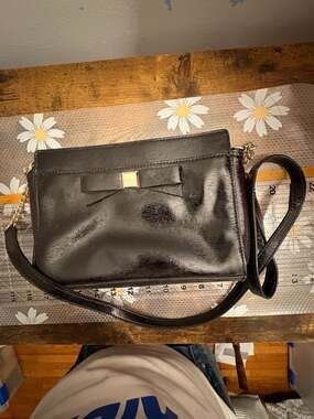 Kate Spade New York Beacon Court Angelica Black Patent Leather Bow Crossbody Bag